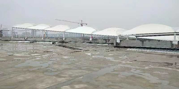 祝贺马鞍山市新客运站新型膜结构雨棚竣工，本工程采用优质PTFE和进口ETFE膜材，实现了二者完美结合，成为客运站亮丽的风景，也成为周边省市客运站暂时绝无仅有一道风景