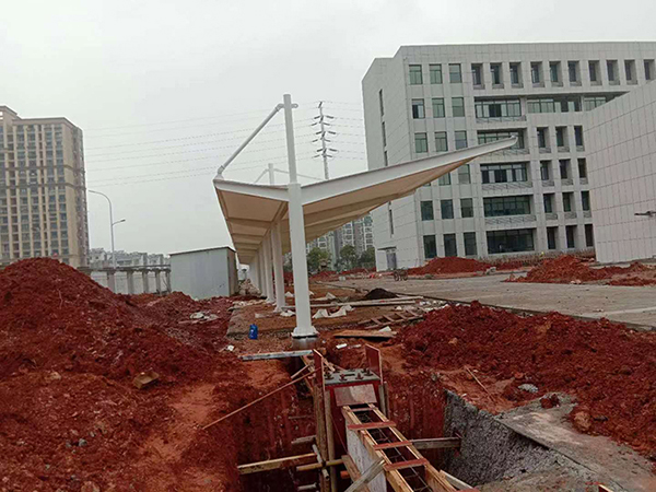 祝贺芜湖市技师学院膜结构车棚一期顺利竣工
